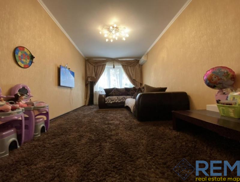 Продаж 3-кімнатної квартири 80 м², Варненська вул., 25