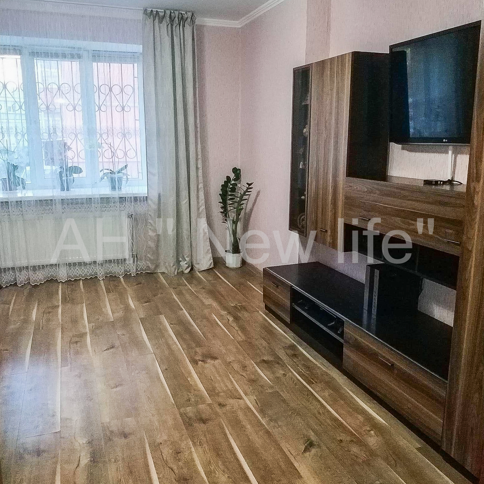 Продажа 2-комнатной квартиры 56 м², Интернационалистов ул., 1