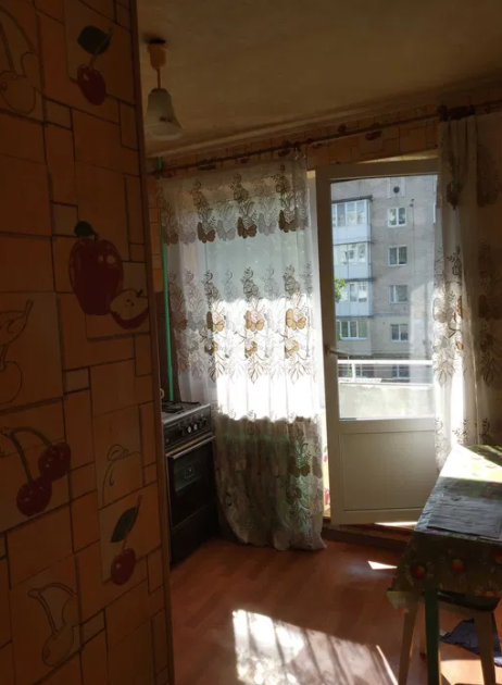 Продаж 1-кімнатної квартири 31 м², Перемоги вул., 6/1