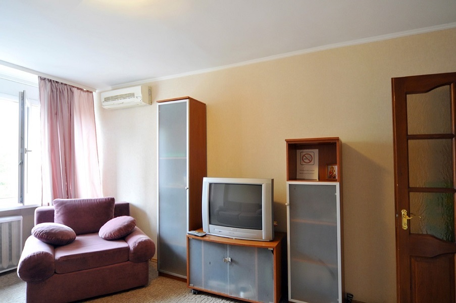 1-комнатная квартира посуточно 38 м², Леси Украинки бул., 7