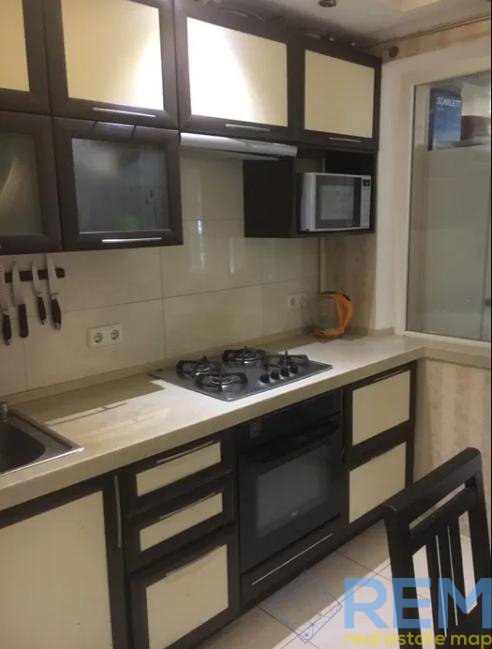 Продаж 3-кімнатної квартири 55 м², Небесной сотни ул., 53