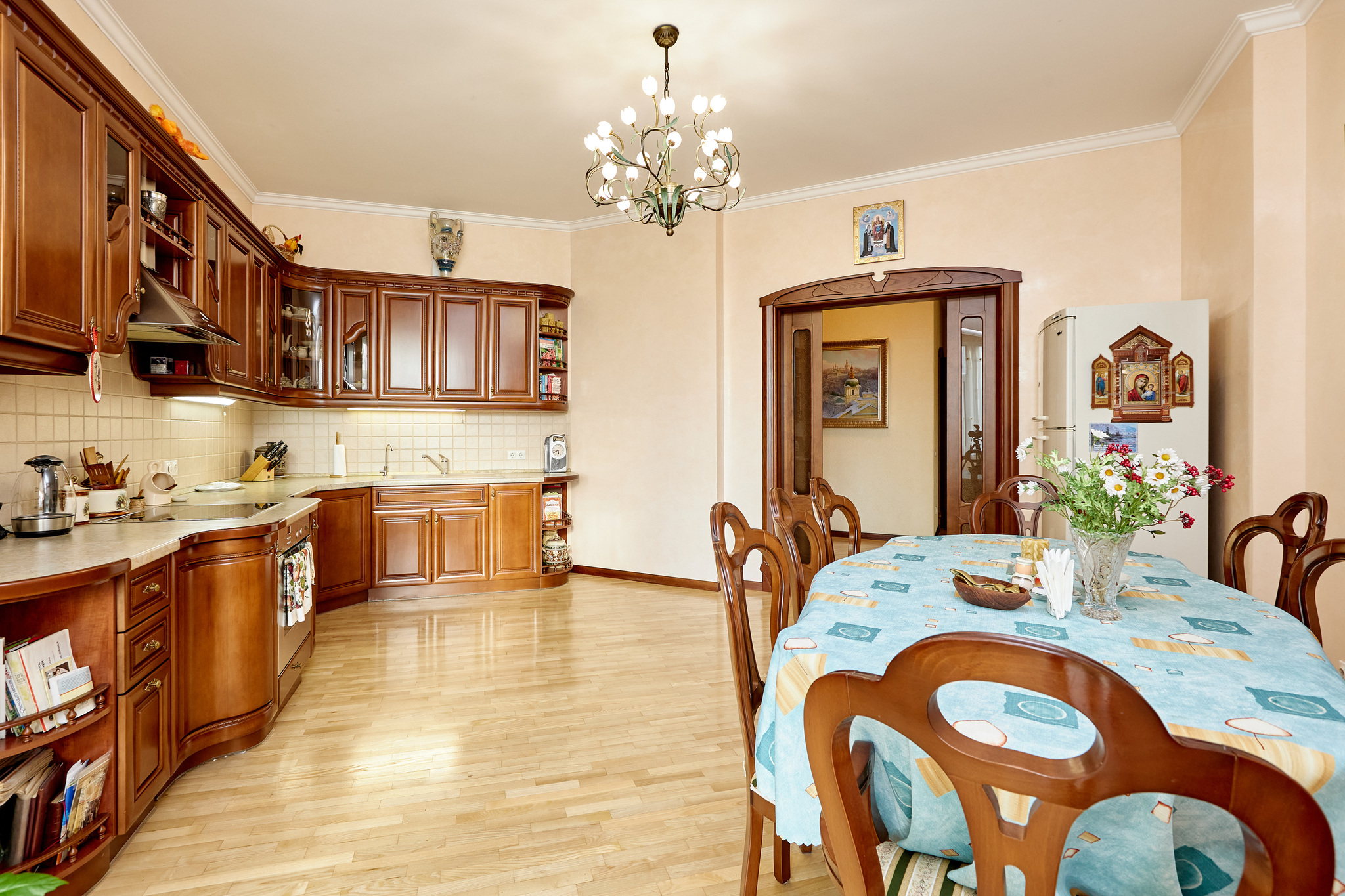 Продаж 3-кімнатної квартири 210 м², Старонаводницька вул., 13