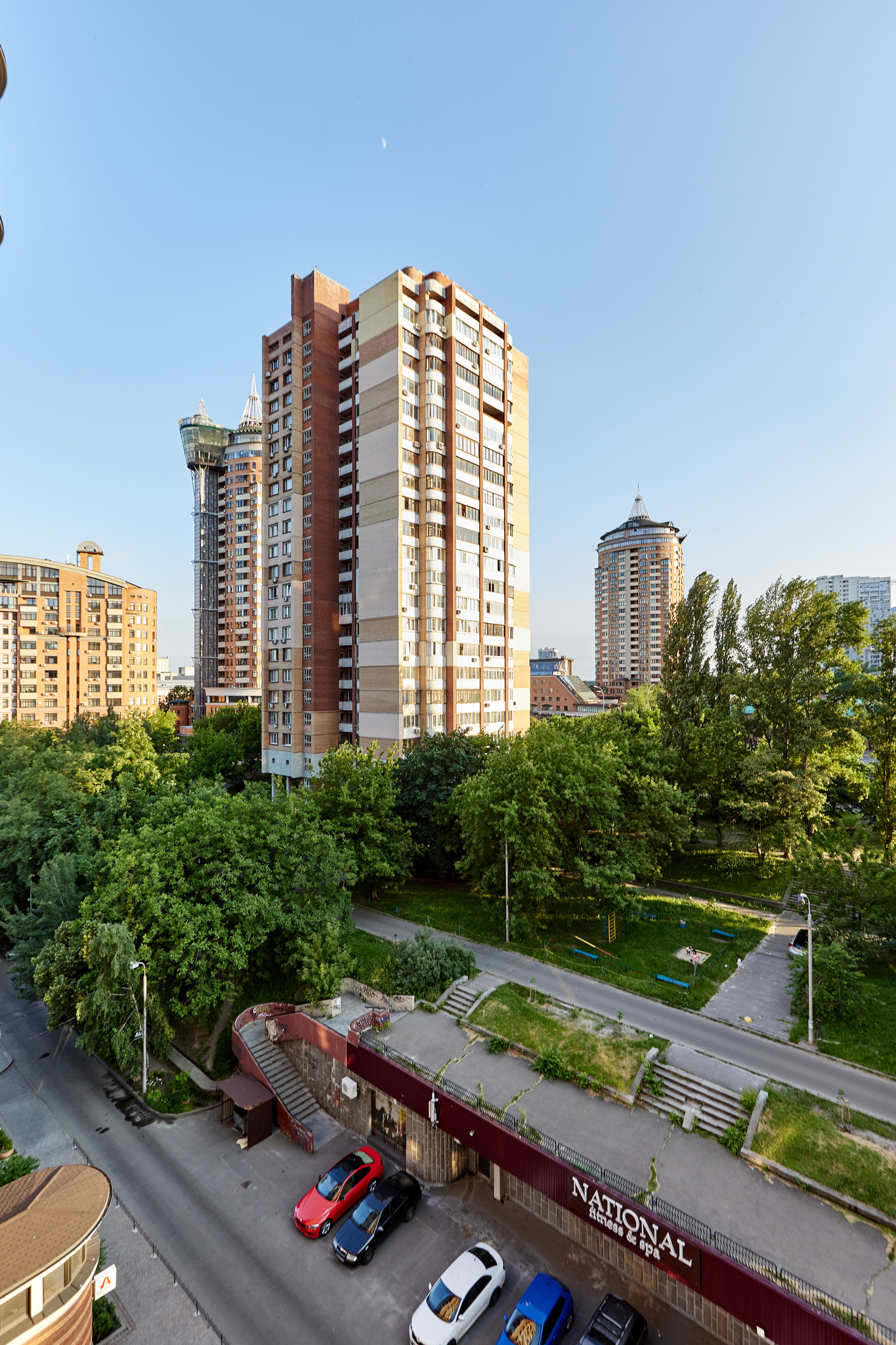 Продаж 3-кімнатної квартири 210 м², Старонаводницька вул., 13