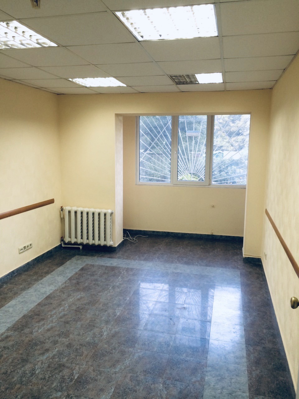 Оренда торговельного приміщення 52 м², Королева Ак. ул.