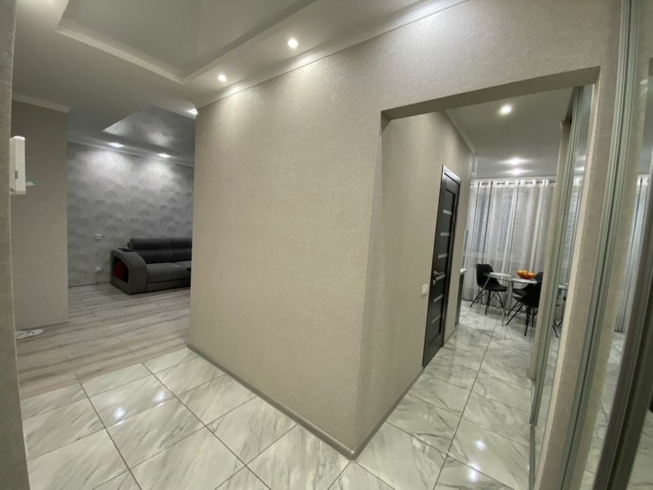 Продаж 1-кімнатної квартири 38 м², Героїв Праці вул.