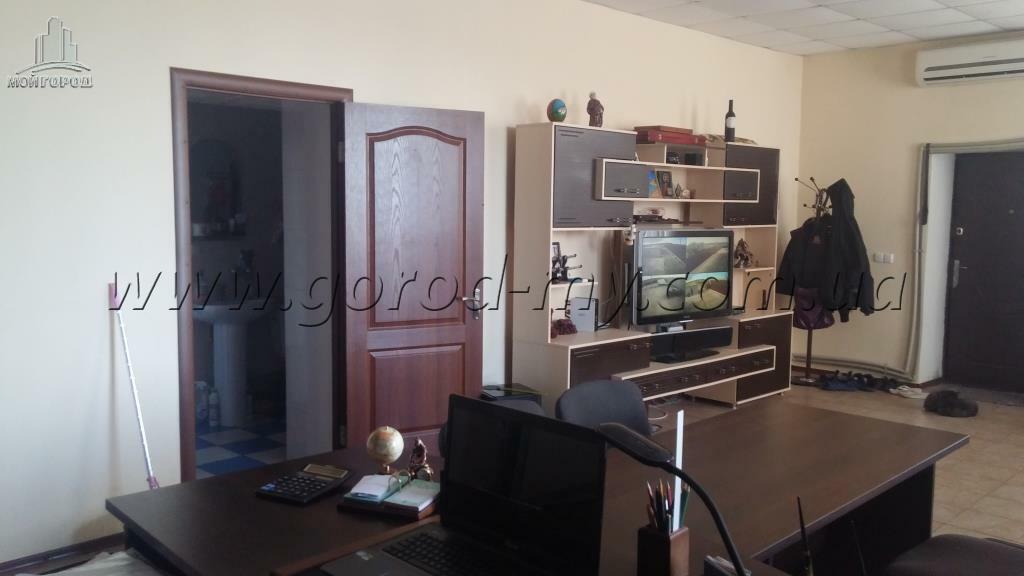 Продаж приміщення вільного призначення 11000 м², Павлоградская ул., 111