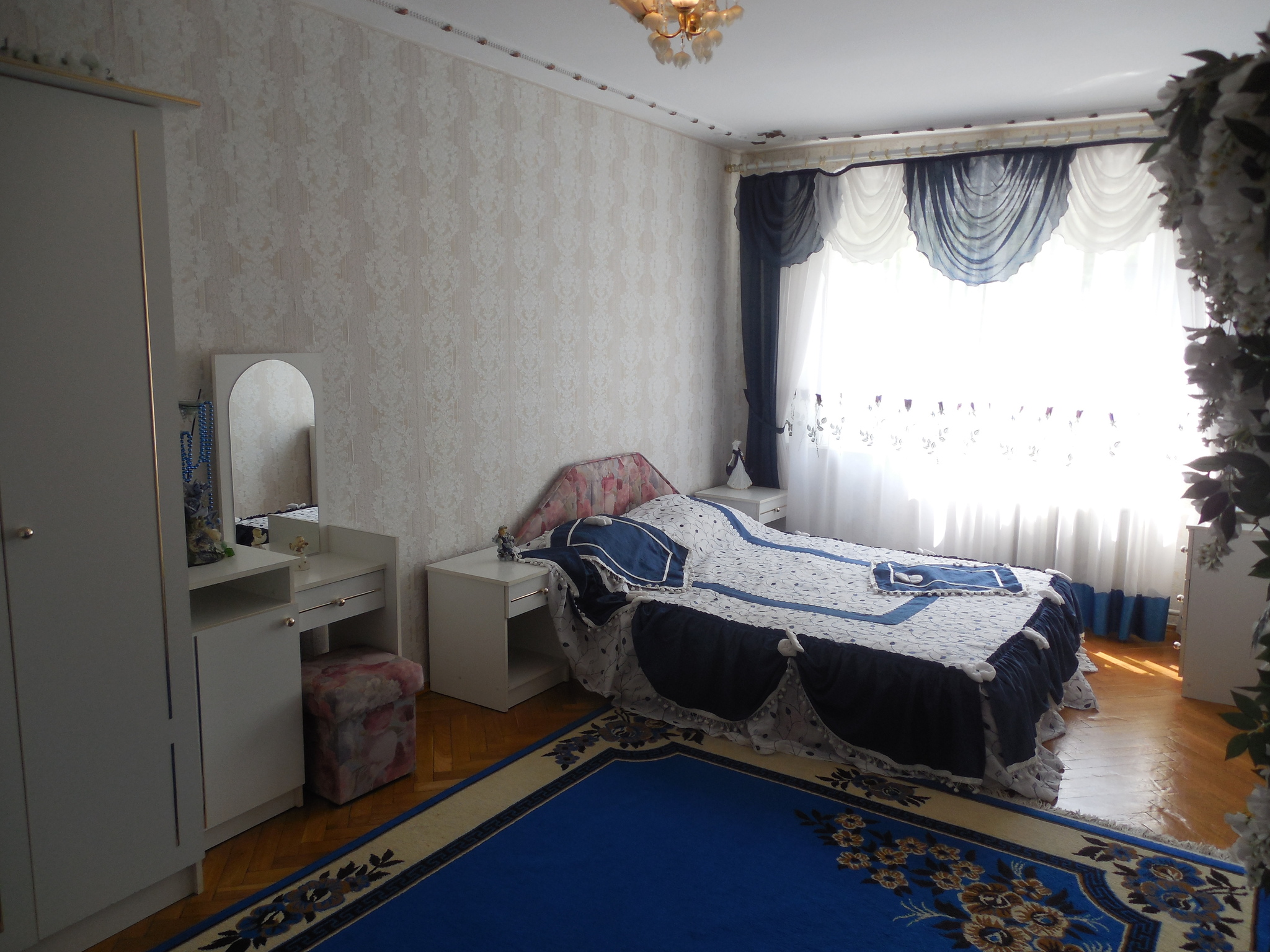 3-кімнатна квартира подобово 67 м², Володимира Івасюка вул., 1