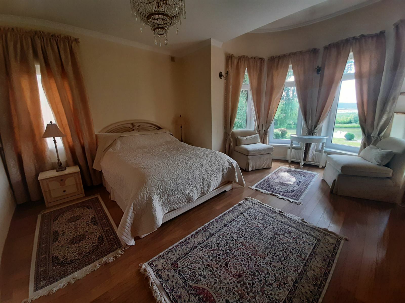 Будинок подобово 500 м²