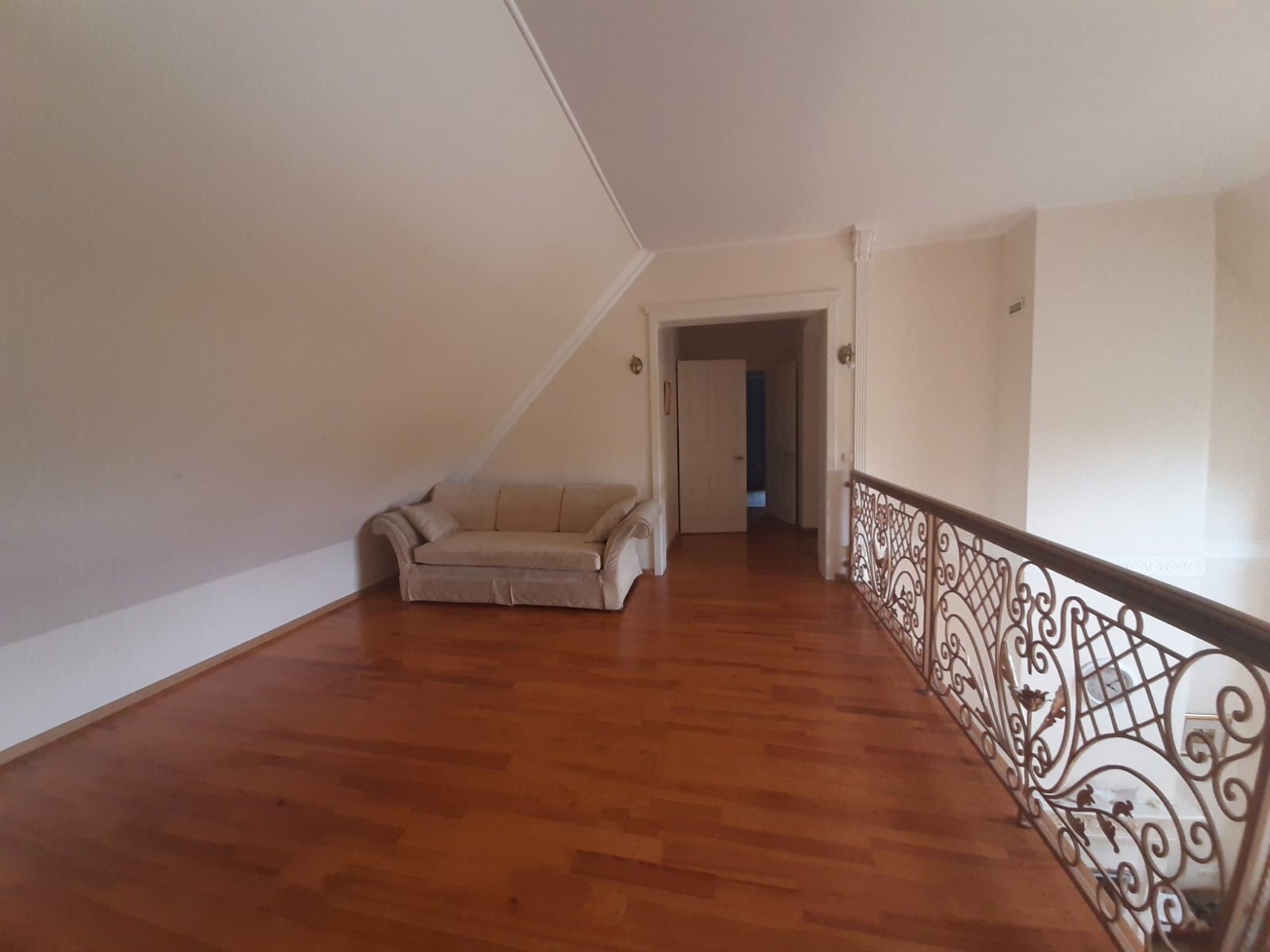 Будинок подобово 500 м²