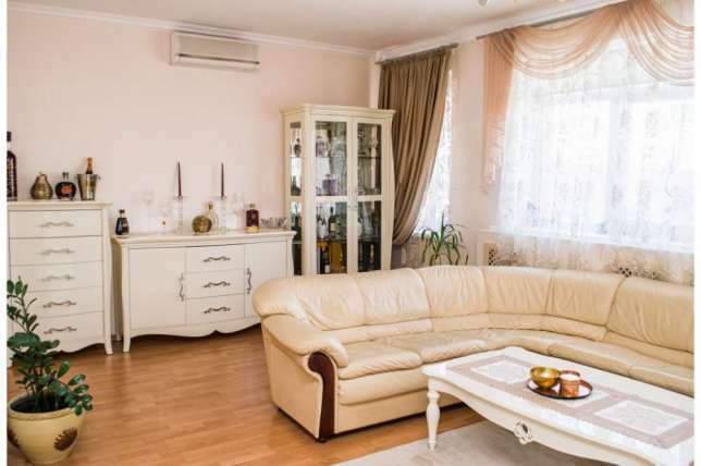 Продажа 4-комнатной квартиры 200 м², Шевченко пер., 4