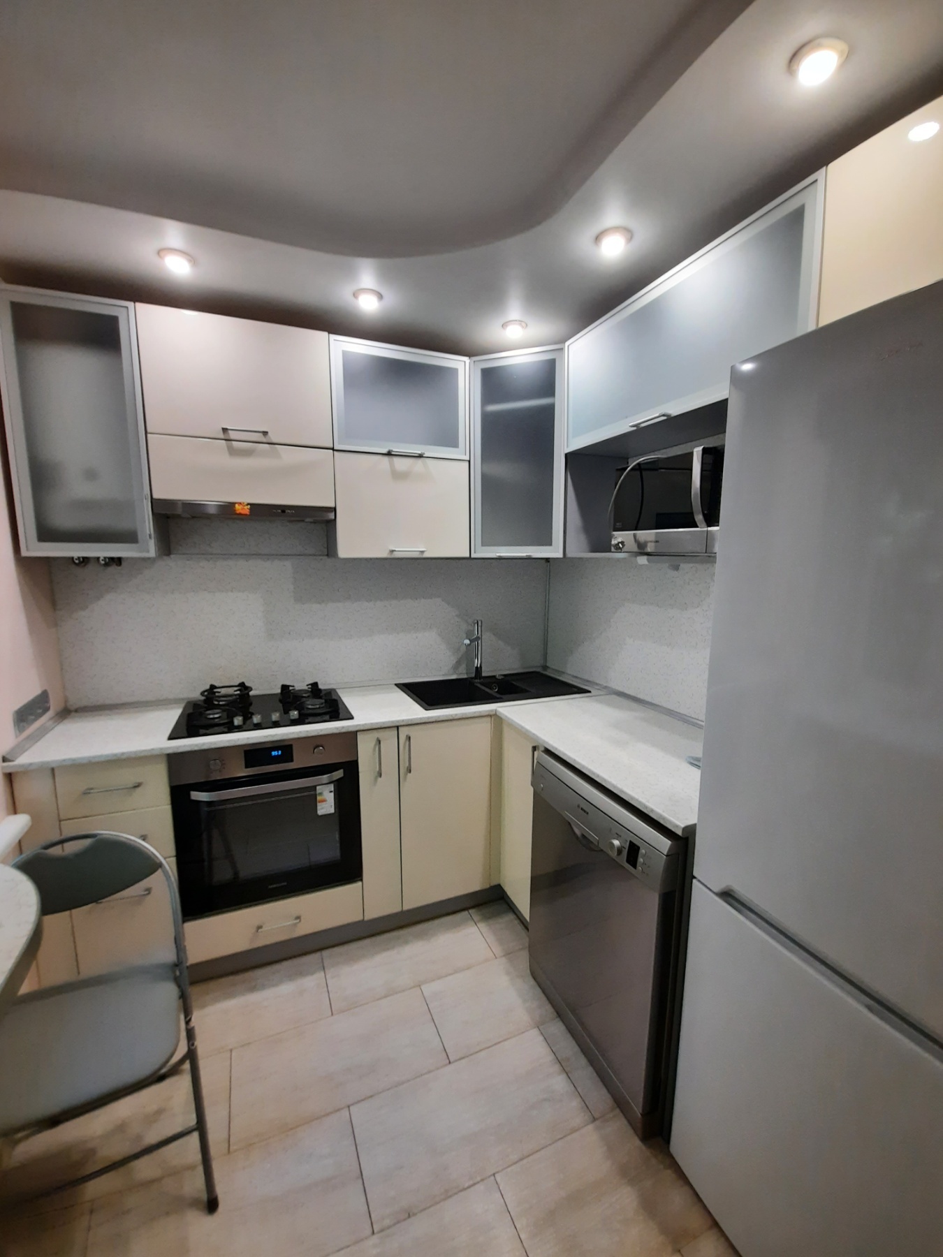 Аренда 3-комнатной квартиры 56 м², Академика Янгеля ул., 1