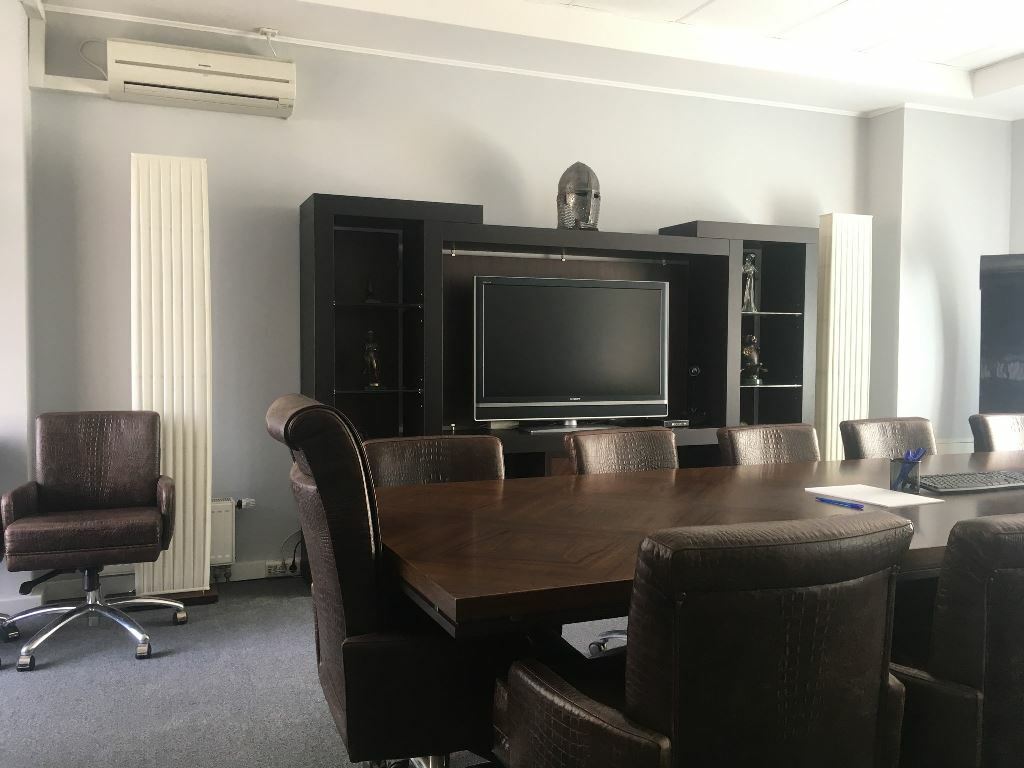 Оренда офісу 327 м², Ігорівська вул., 12Б