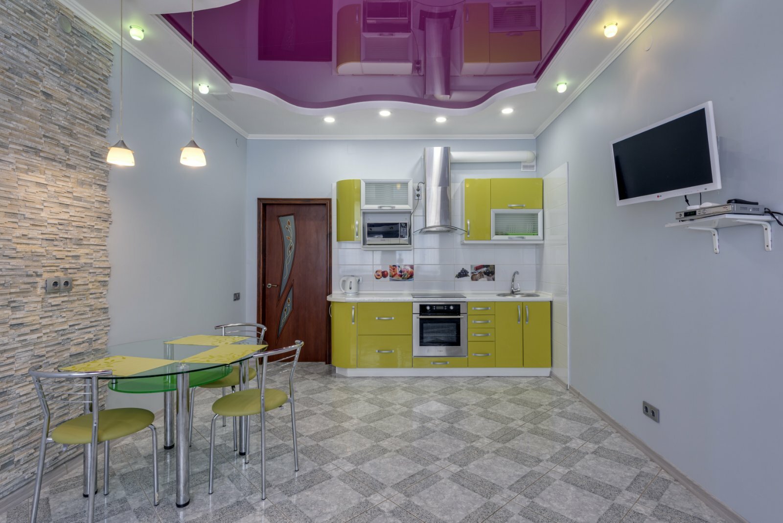 2-комнатная квартира посуточно 72 м², Леси Украинки бул., 7А