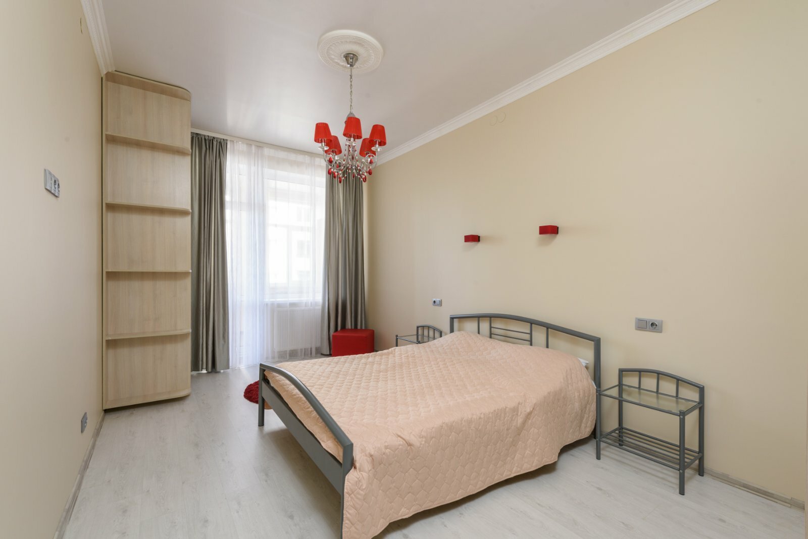 2-комнатная квартира посуточно 72 м², Леси Украинки бул., 7А