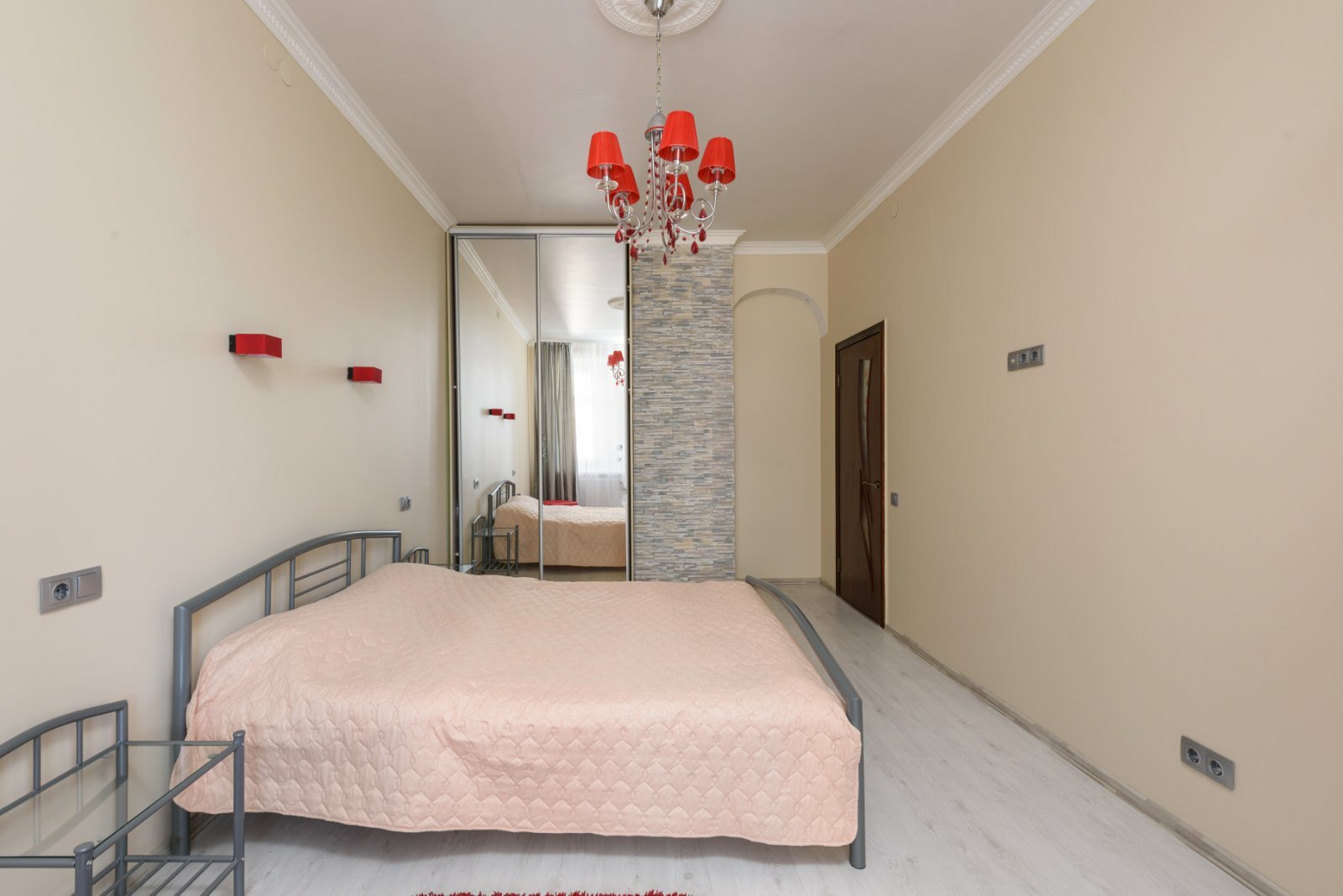 2-комнатная квартира посуточно 72 м², Леси Украинки бул., 7А