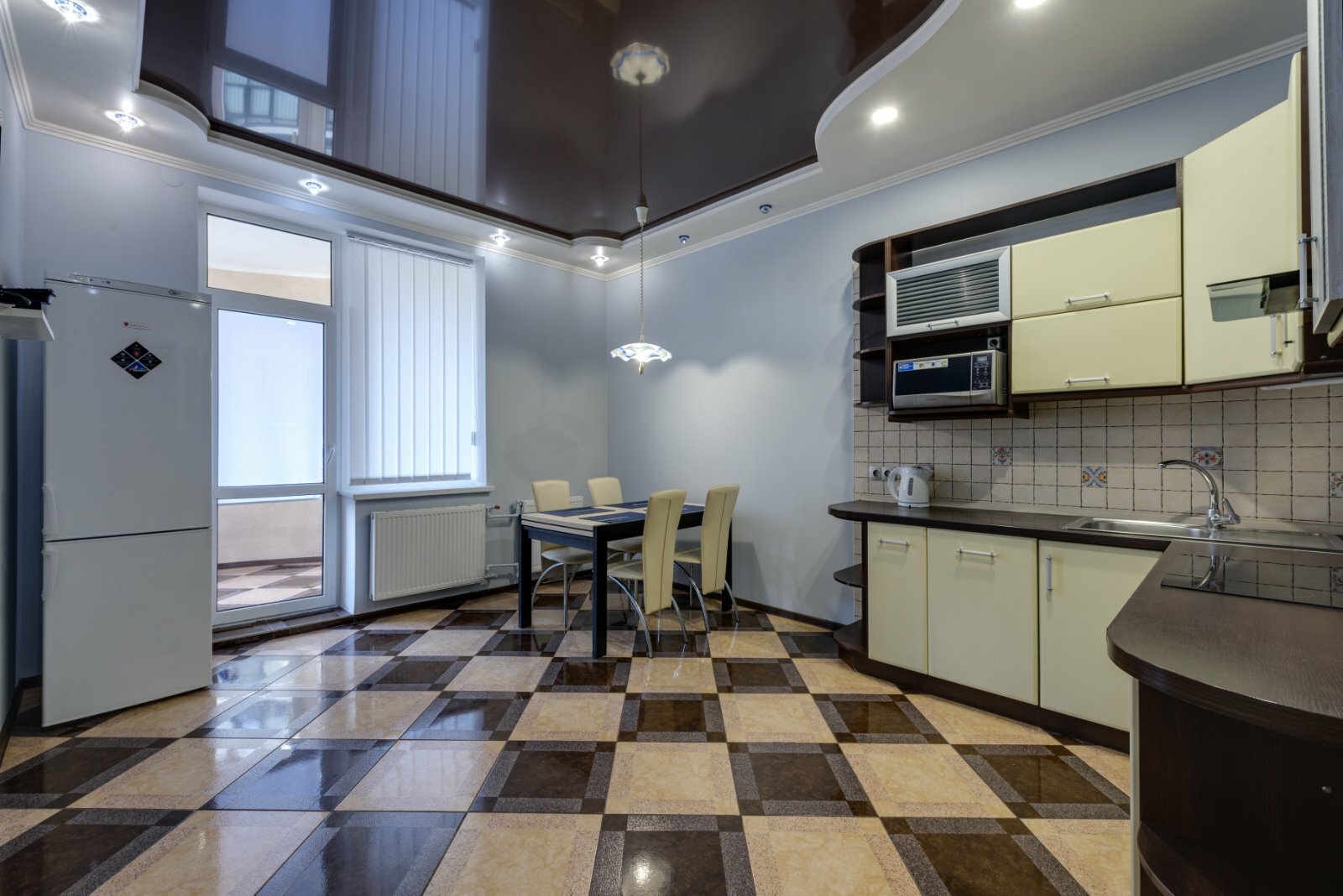 2-комнатная квартира посуточно 78 м², Леси Украинки бул., 7А