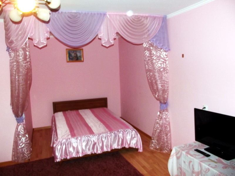 1-комнатная квартира посуточно 35 м², Стебницкая ул., 64