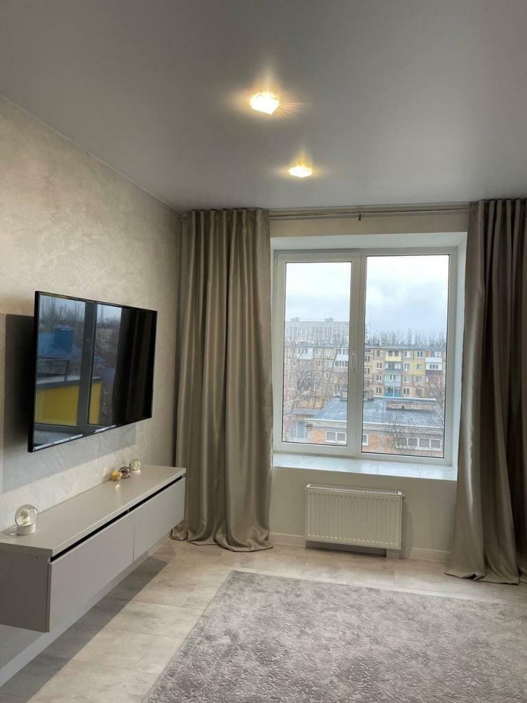 Продаж 1-кімнатної квартири 43 м², Богдана Хмельницького вул., 11А