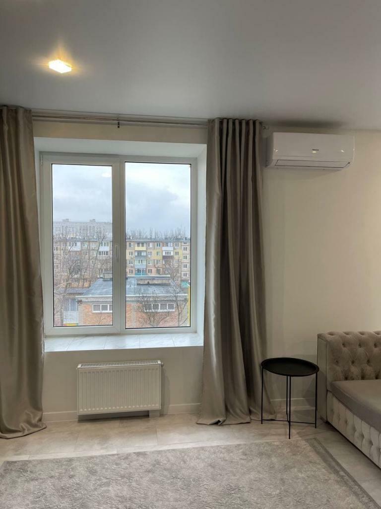 Продаж 1-кімнатної квартири 43 м², Богдана Хмельницького вул., 11А