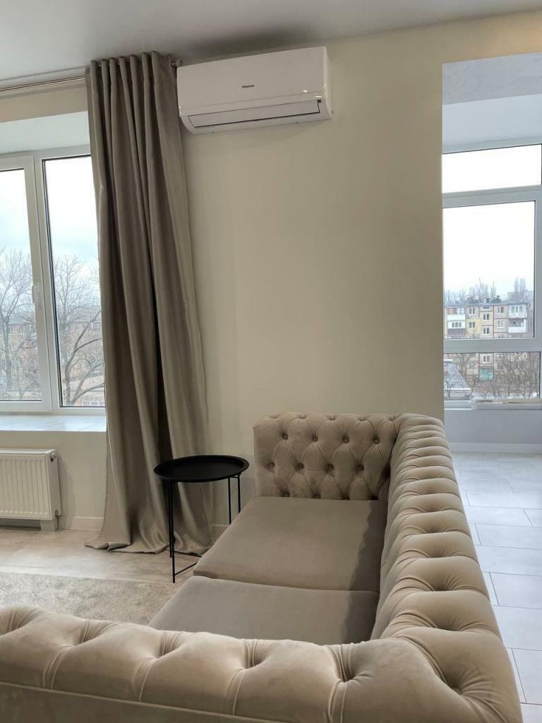 Продаж 1-кімнатної квартири 43 м², Богдана Хмельницького вул., 11А