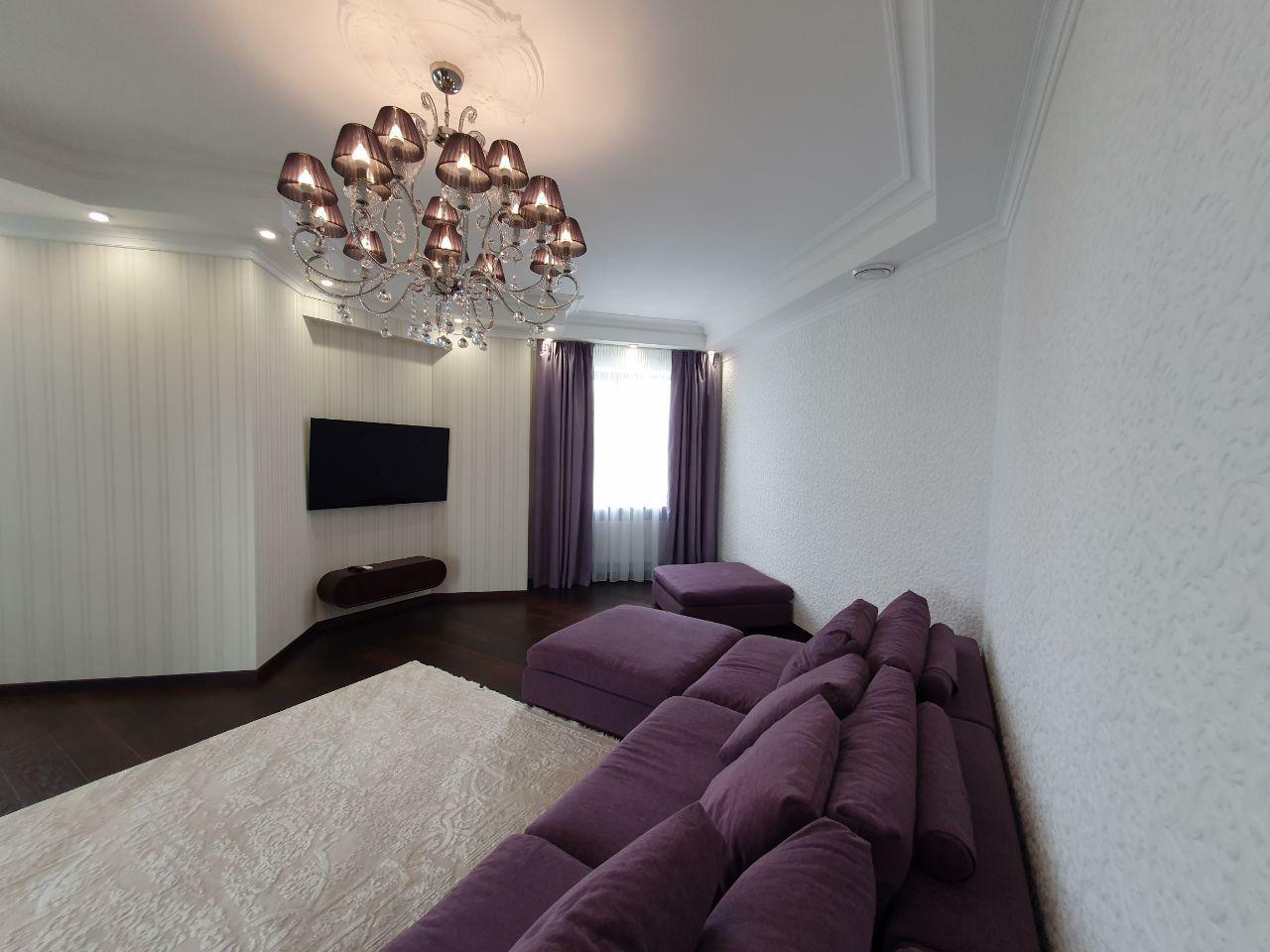 Продажа 3-комнатной квартиры 130 м², Рогалева ул., 33