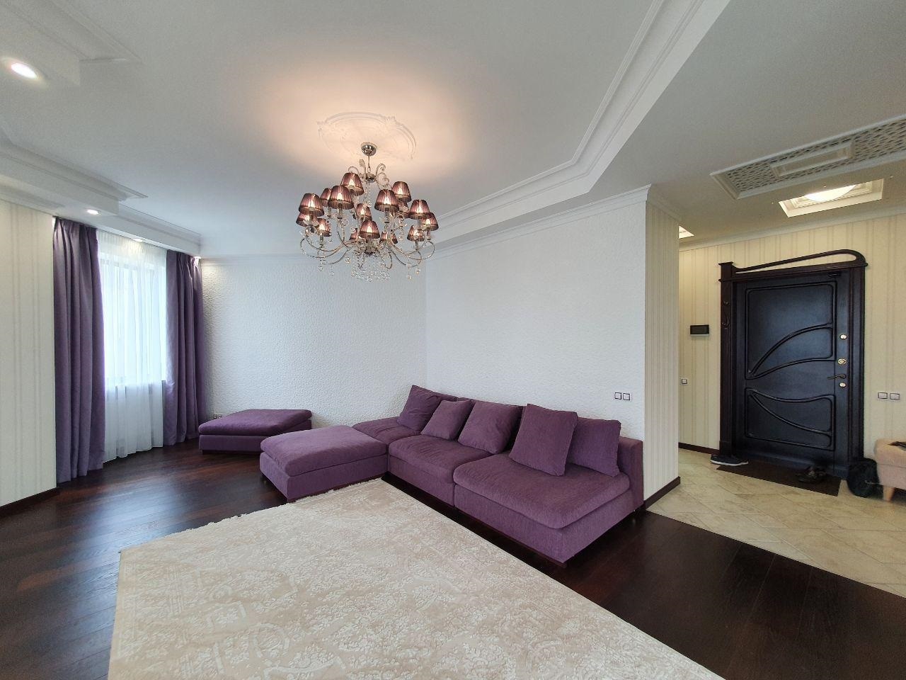 Продажа 3-комнатной квартиры 120 м², Рогалева ул., 33