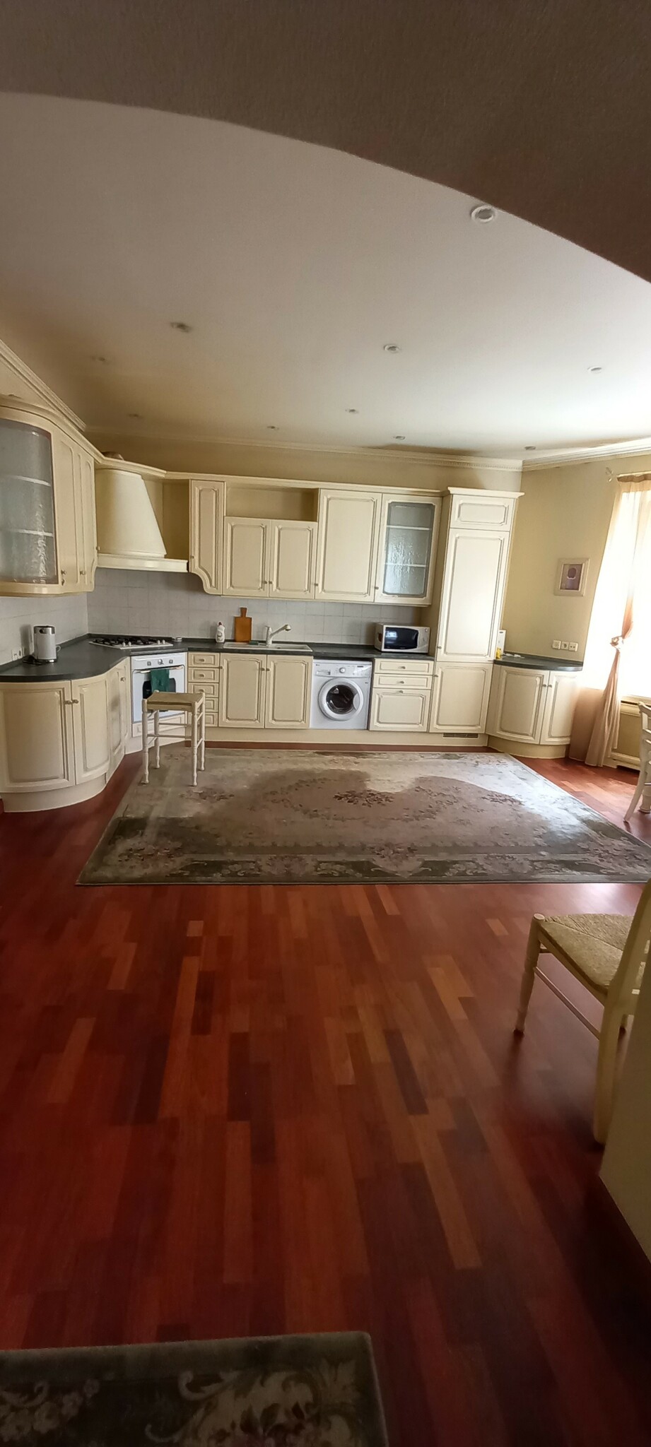 Продажа 4-комнатной квартиры 180 м², Челюскинцев ул., 153