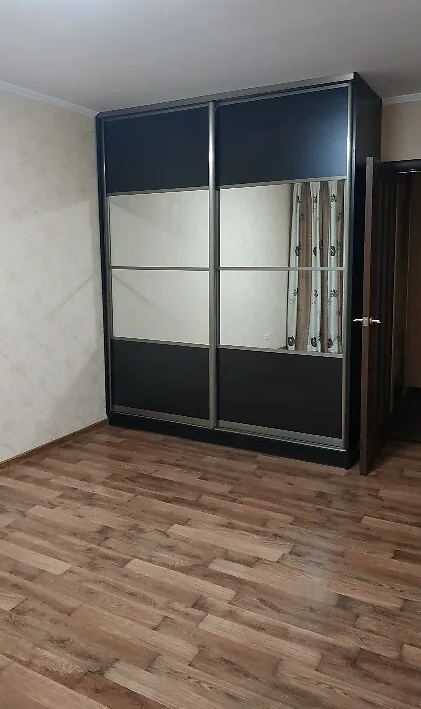 Продаж 4-кімнатної квартири 96 м², Смілянська вул., 128