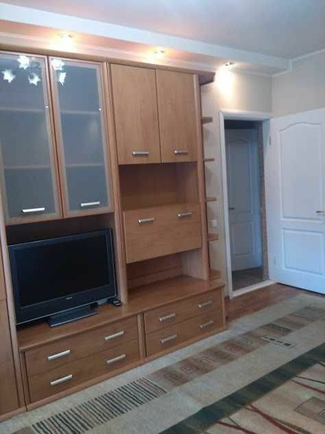 Оренда 1-кімнатної квартири 45 м², Михайла Грушевського вул., 1А