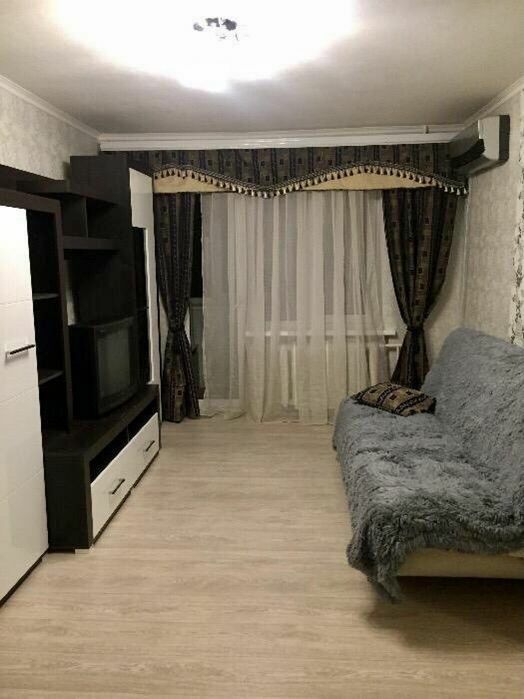 Аренда 2-комнатной квартиры 47 м², Александра Поля просп., 76А