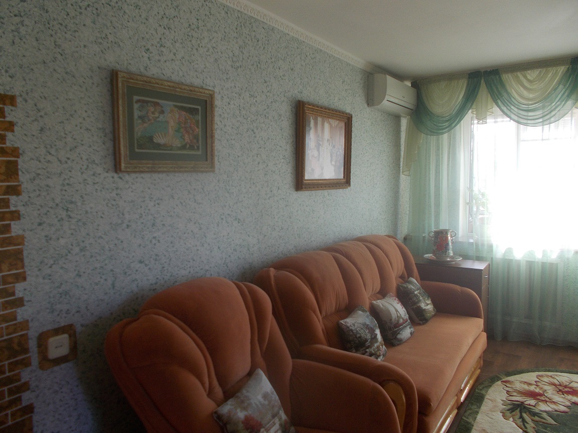 Продаж 2-кімнатної квартири 47 м², Театральна вул.