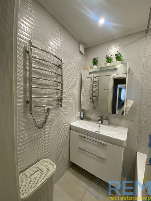 Продаж 3-кімнатної квартири 78 м², Небесної сотні просп.