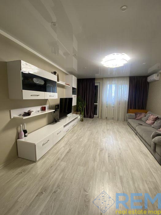 Продаж 3-кімнатної квартири 78 м², Небесної сотні просп.