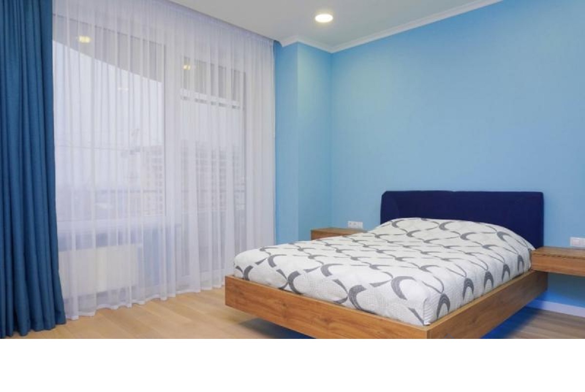 Продаж 3-кімнатної квартири 130 м², Літературна вул., 1А