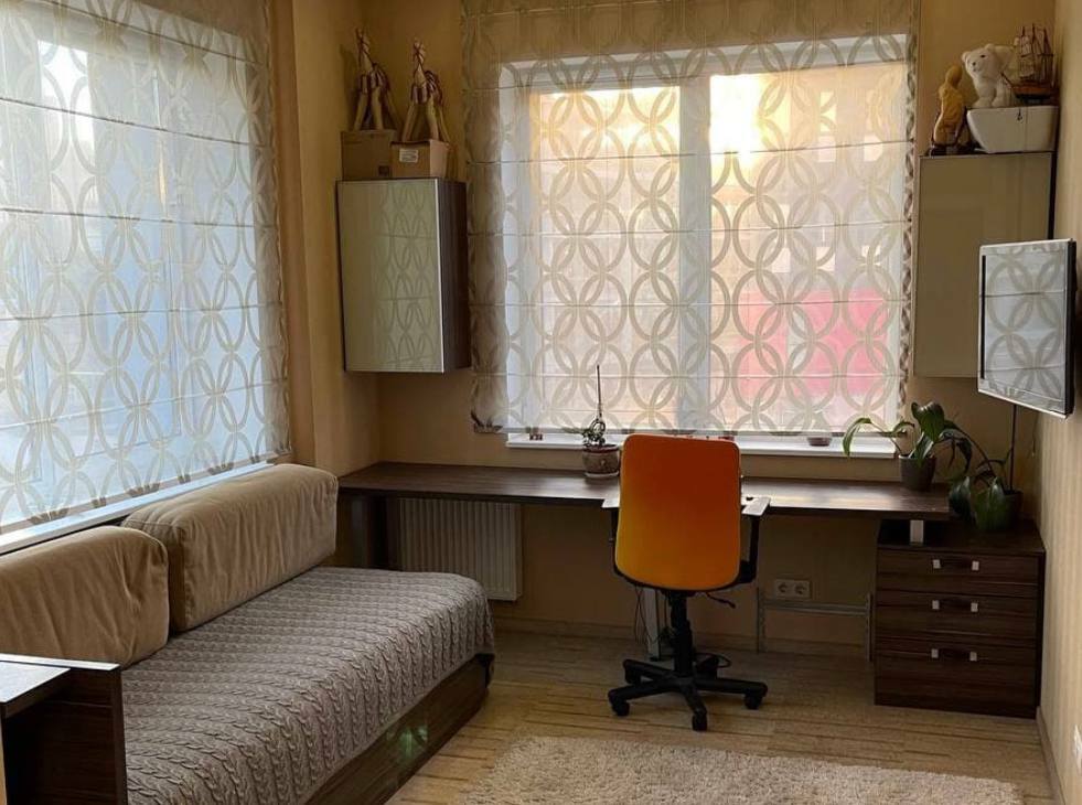 Продажа 4-комнатной квартиры 153 м², Рогалёва ул.