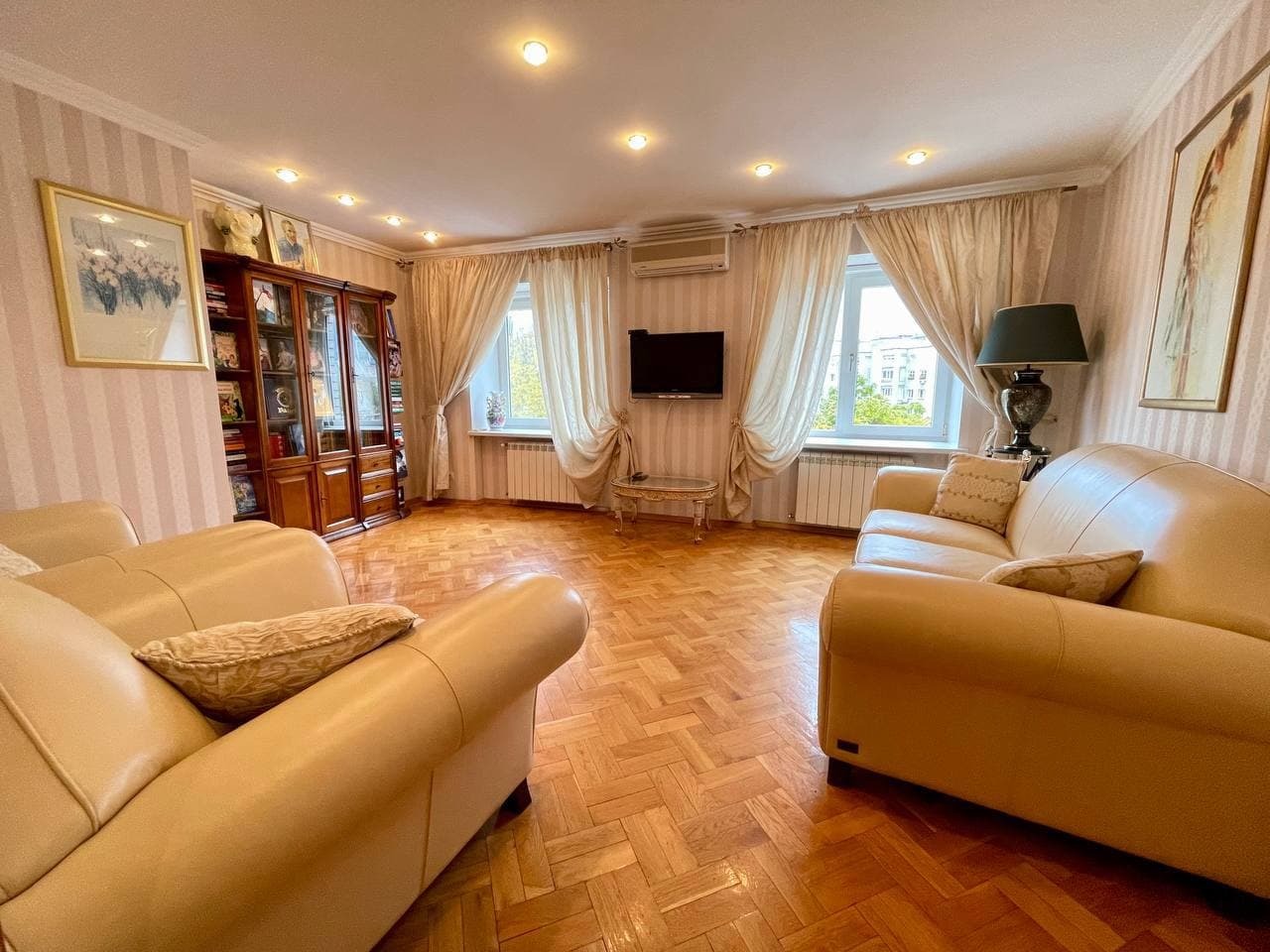 Продажа 5-комнатной квартиры 140 м², Литейная ул.