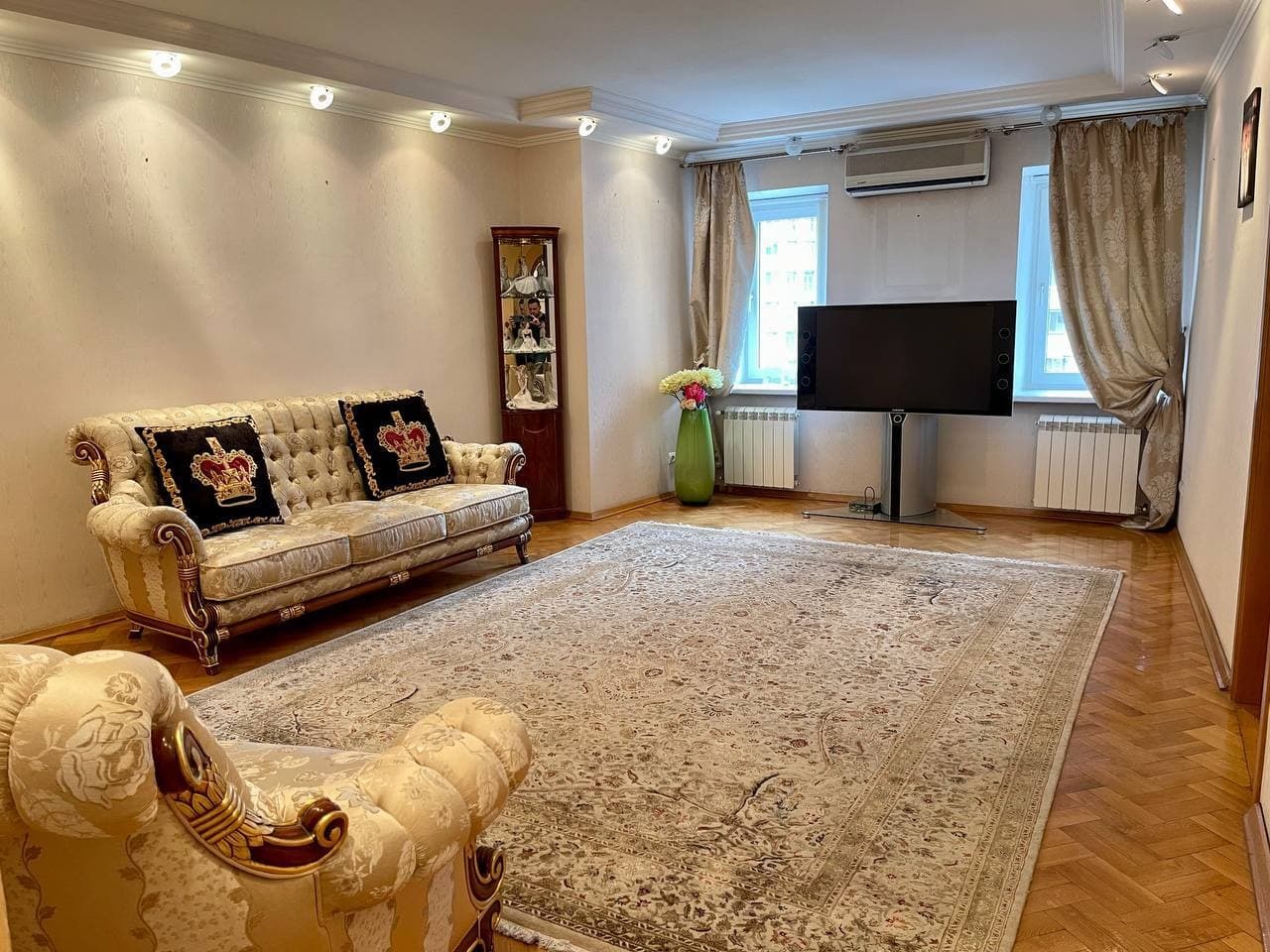 Продажа 5-комнатной квартиры 140 м², Литейная ул.