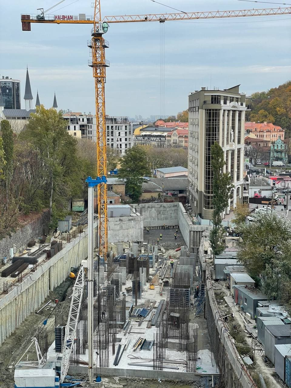 Хід будівництва ЖК Podil Plaza & Residence, жовт, 2021 рік