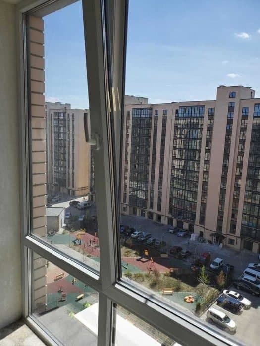Продаж 1-кімнатної квартири 48 м², Перемоги пл.