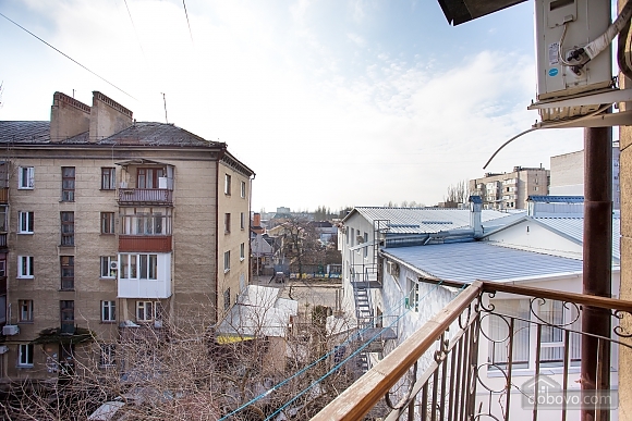 1-кімнатна квартира подобово 40 м², 8-го Березня вул., 34