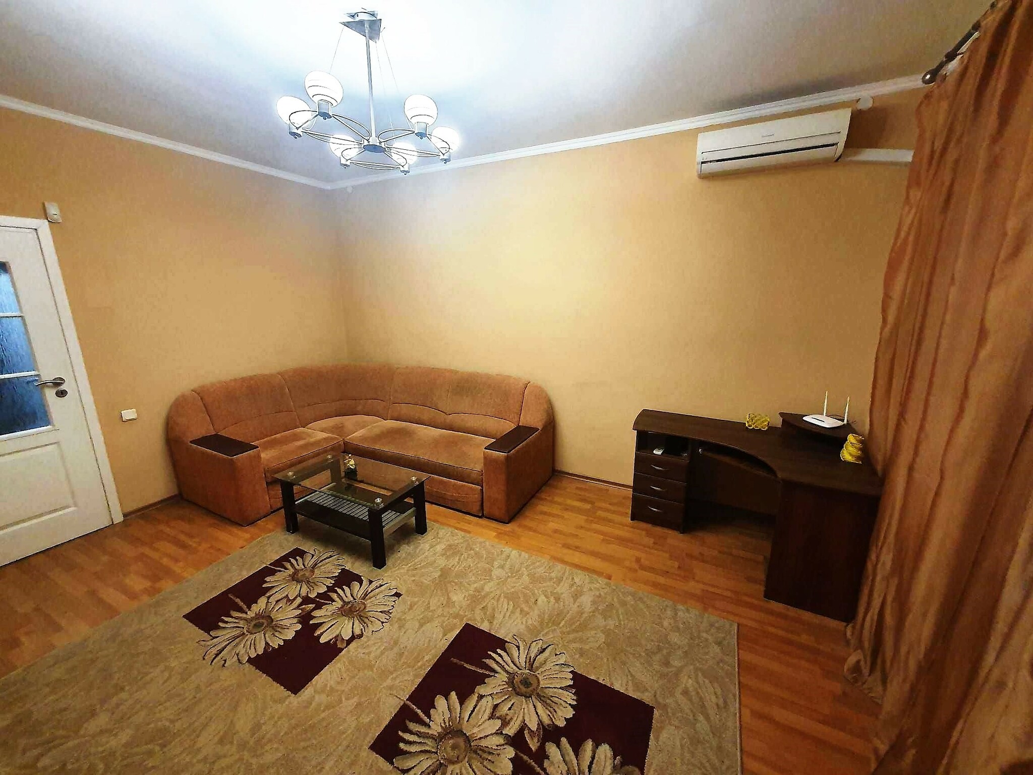 Оренда 2-кімнатної квартири 55 м², Воскресенська вул.