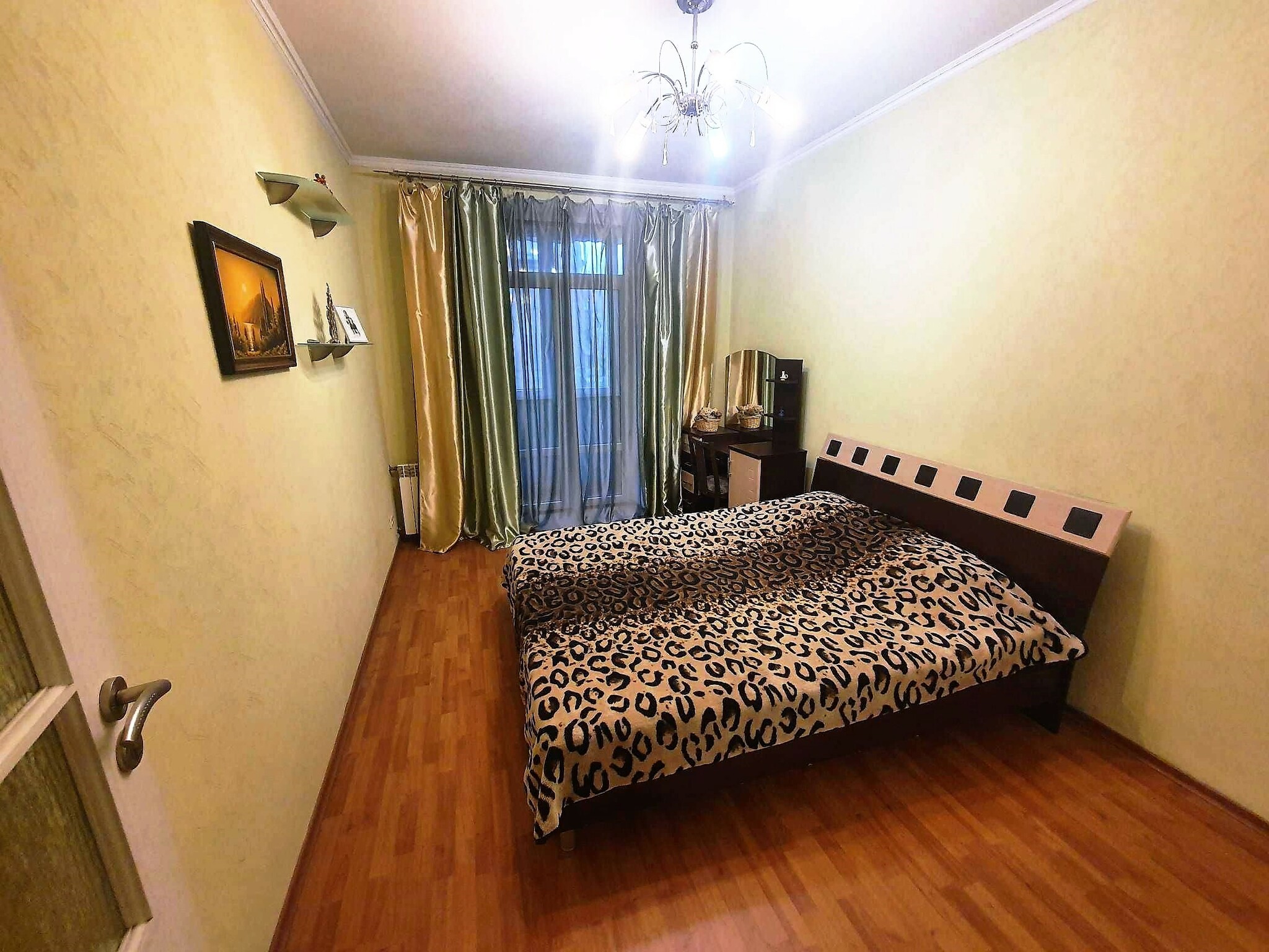 Оренда 2-кімнатної квартири 55 м², Воскресенська вул.