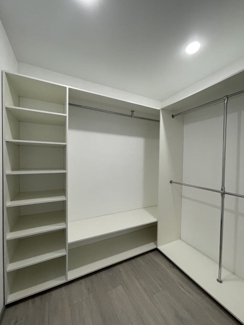 Продаж 2-кімнатної квартири 67 м², Перемоги пл.