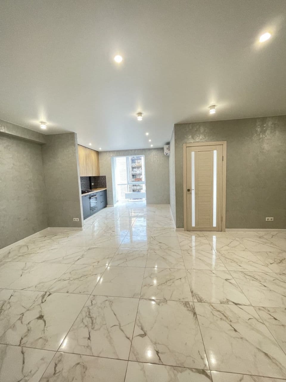 Продаж 2-кімнатної квартири 67 м², Перемоги пл.