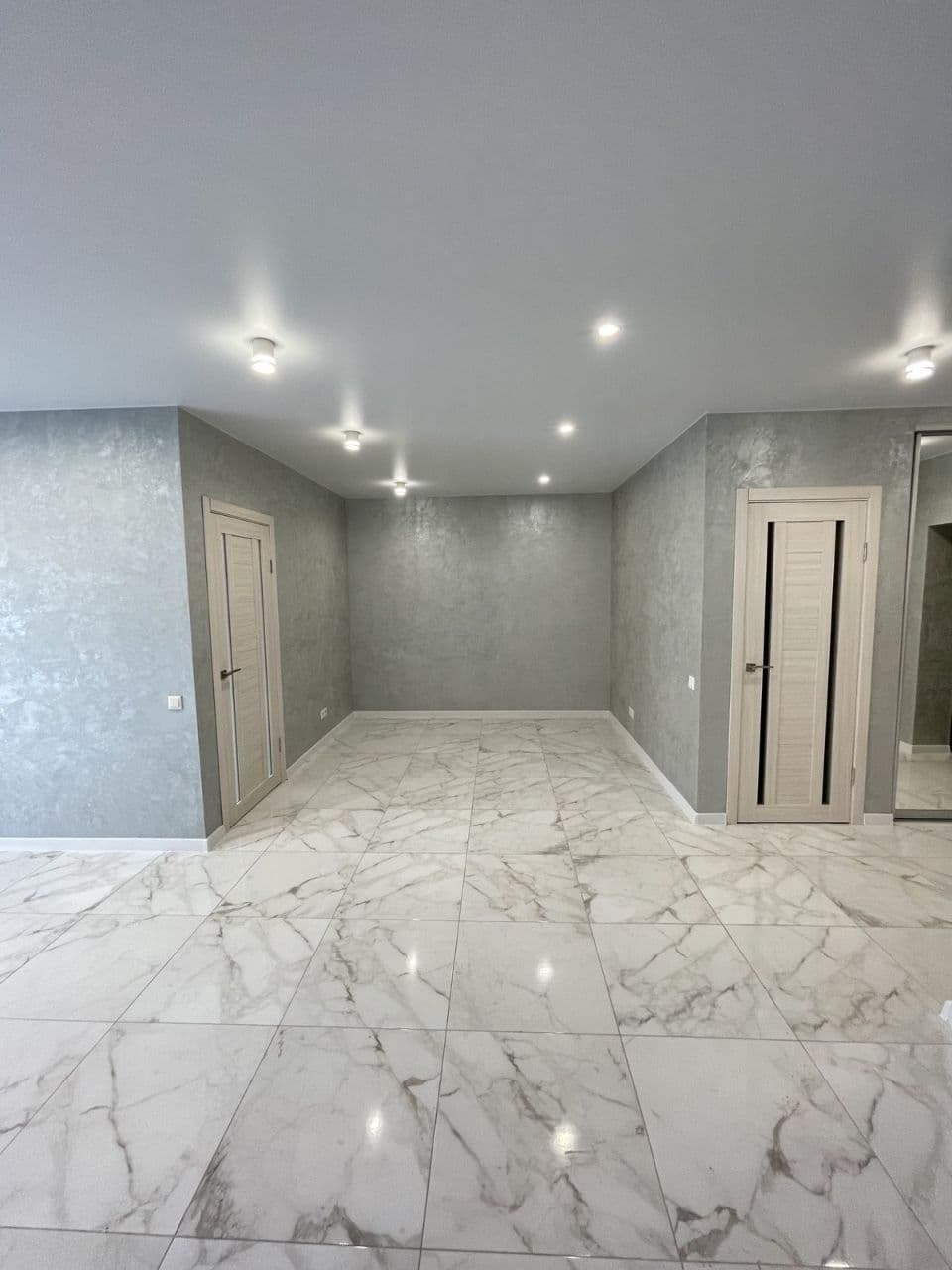 Продаж 2-кімнатної квартири 67 м², Перемоги пл.