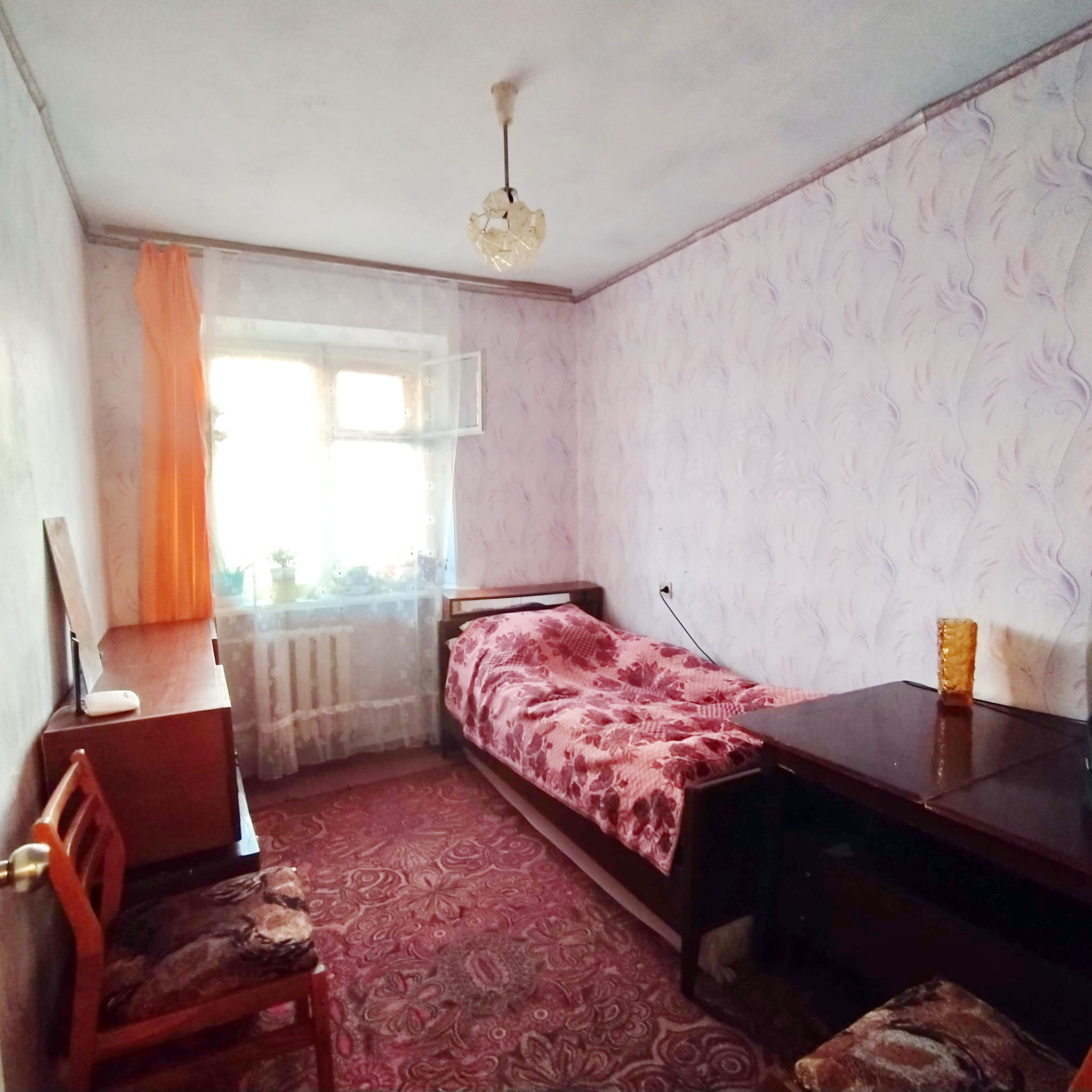 Продаж 4-кімнатної квартири 63 м², Курортна вул., 3Б