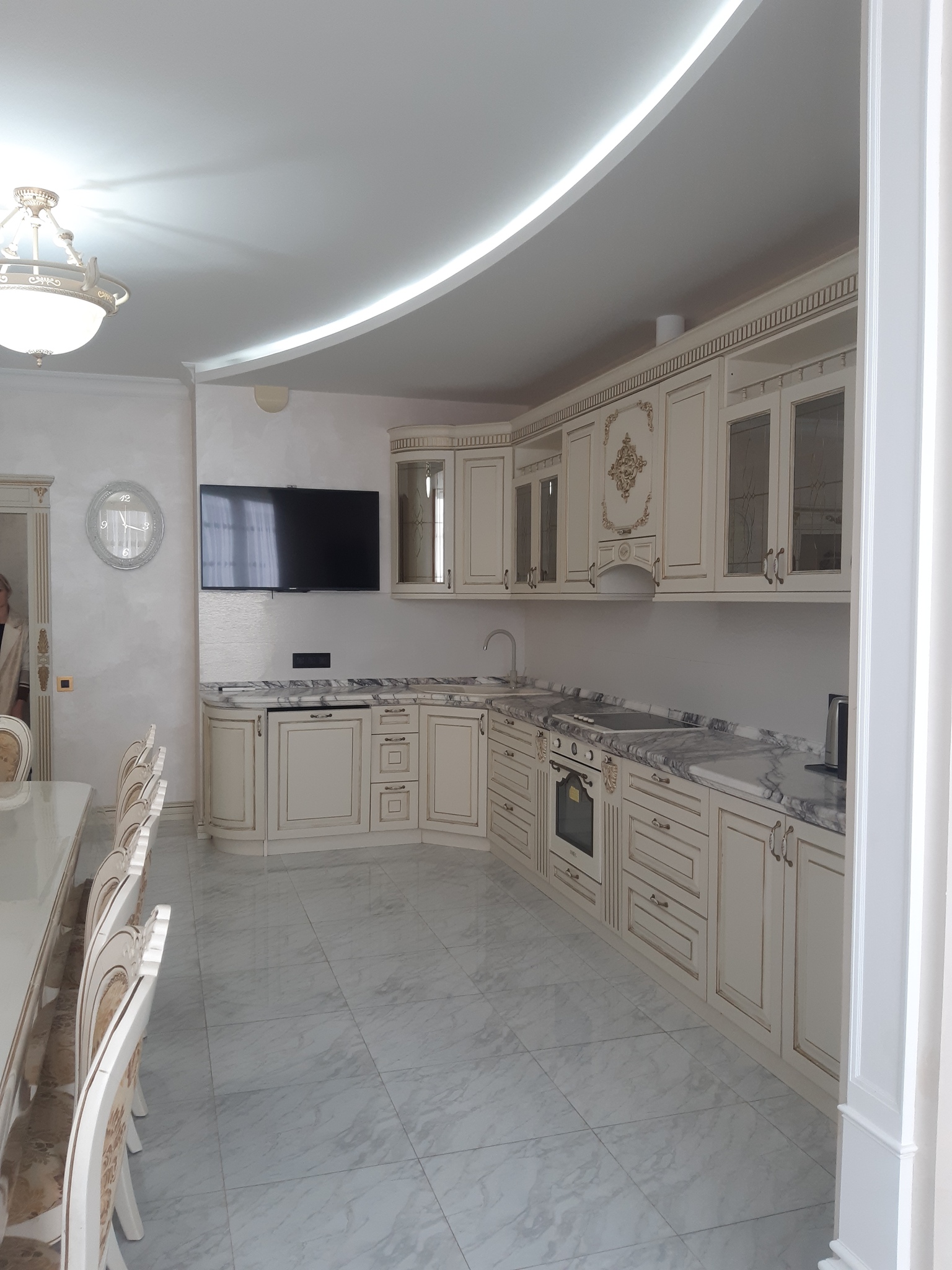 Оренда 3-кімнатної квартири 145 м², Літературна вул., 12А К1