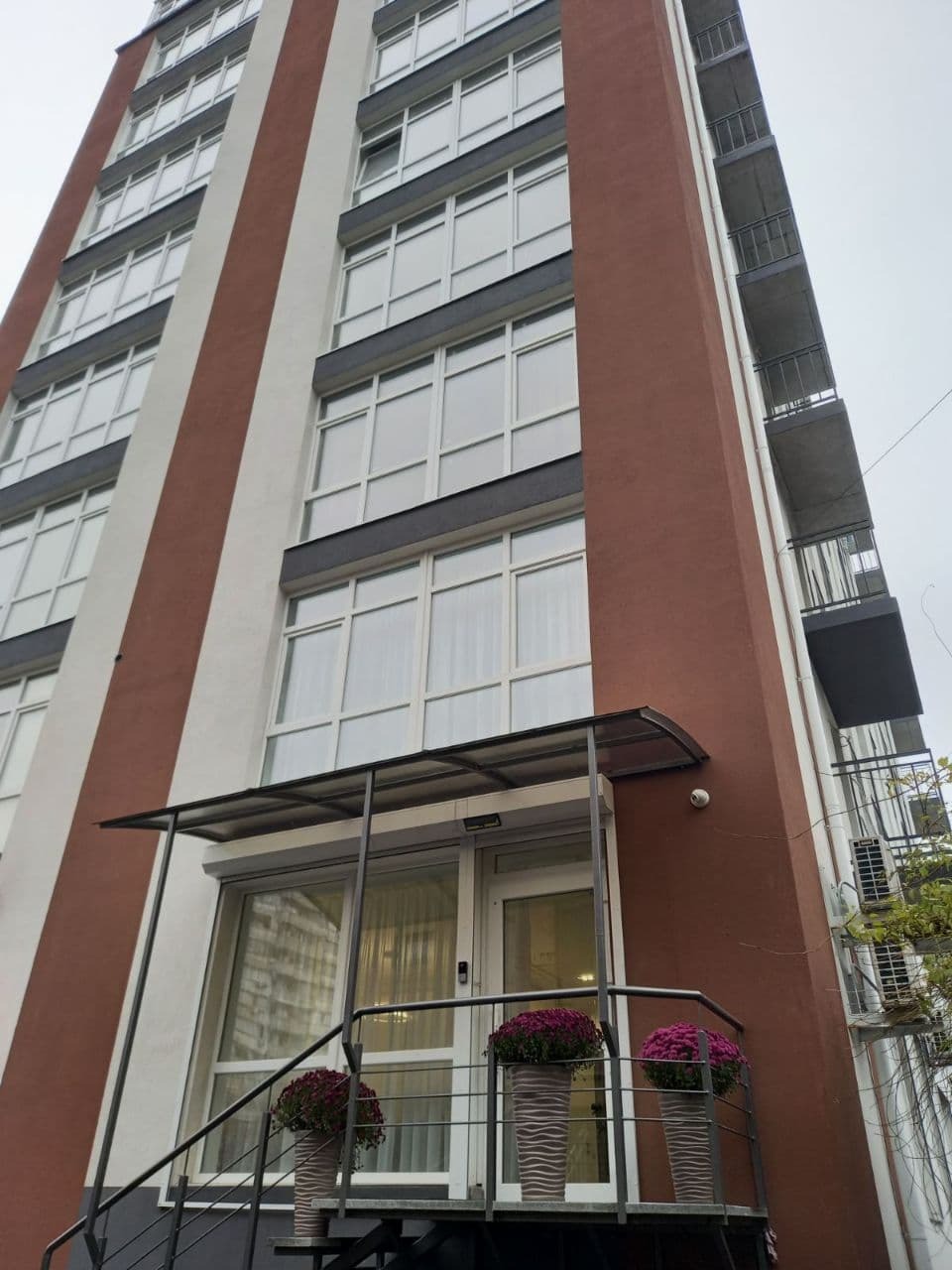 Продажа 3-комнатной квартиры 82 м², Ульянова ул.