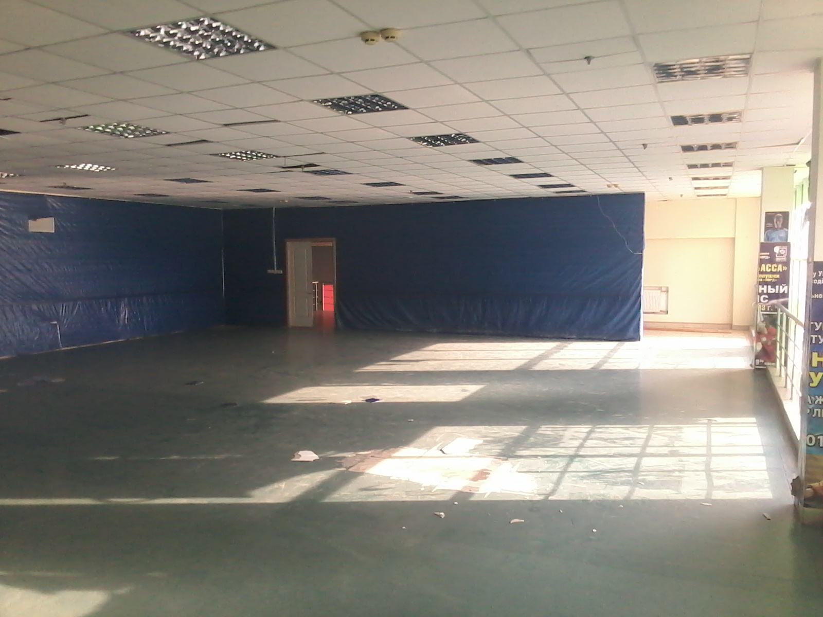 Оренда торговельного приміщення 235 м², Євгенія Коновальця бул., 2