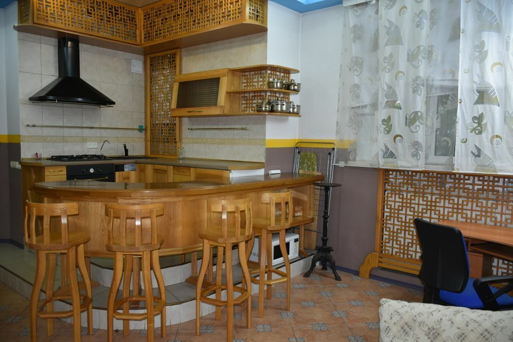 Оренда 2-кімнатної квартири 57 м², Юрія Савченка вул., 6